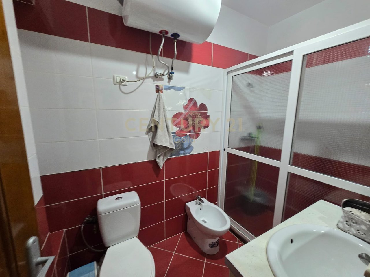 APARTMENT 2+1+2 FOR SALE AT BIG MARKET (KODRA E DIELLIT)!