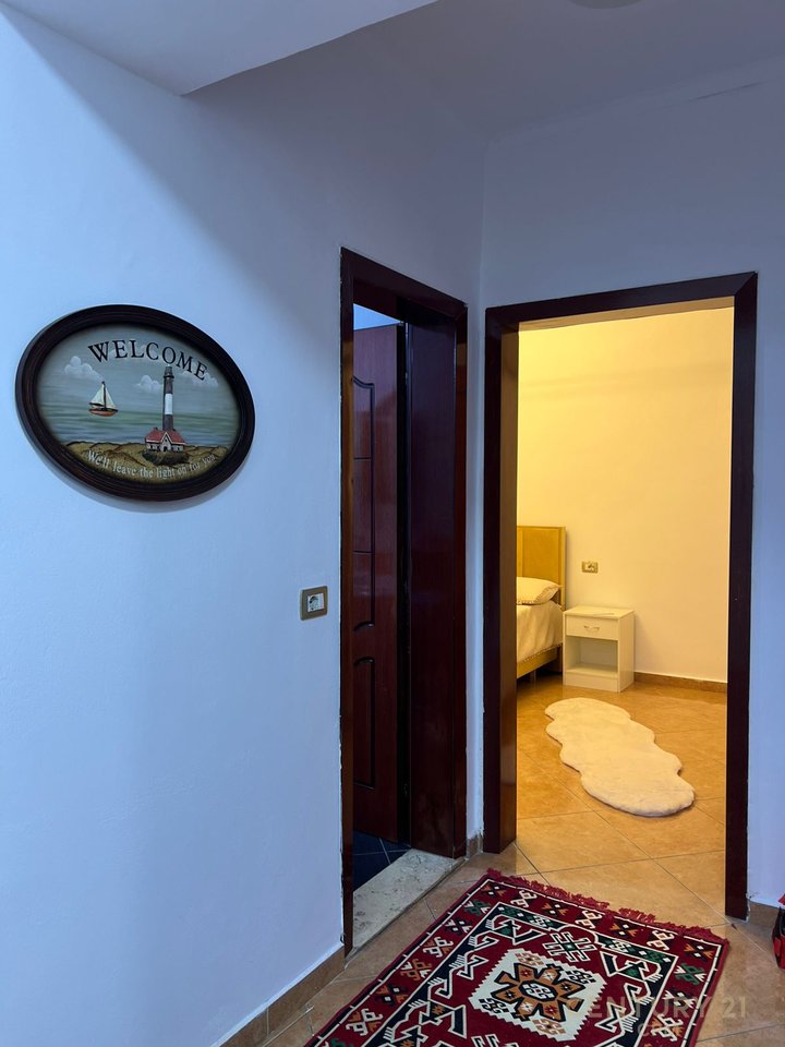 A 2+1 apartment with a yard is for rent in the Don Bosko area, near Astir Bar, one of the most sought-after and accessible areas of Tirana.