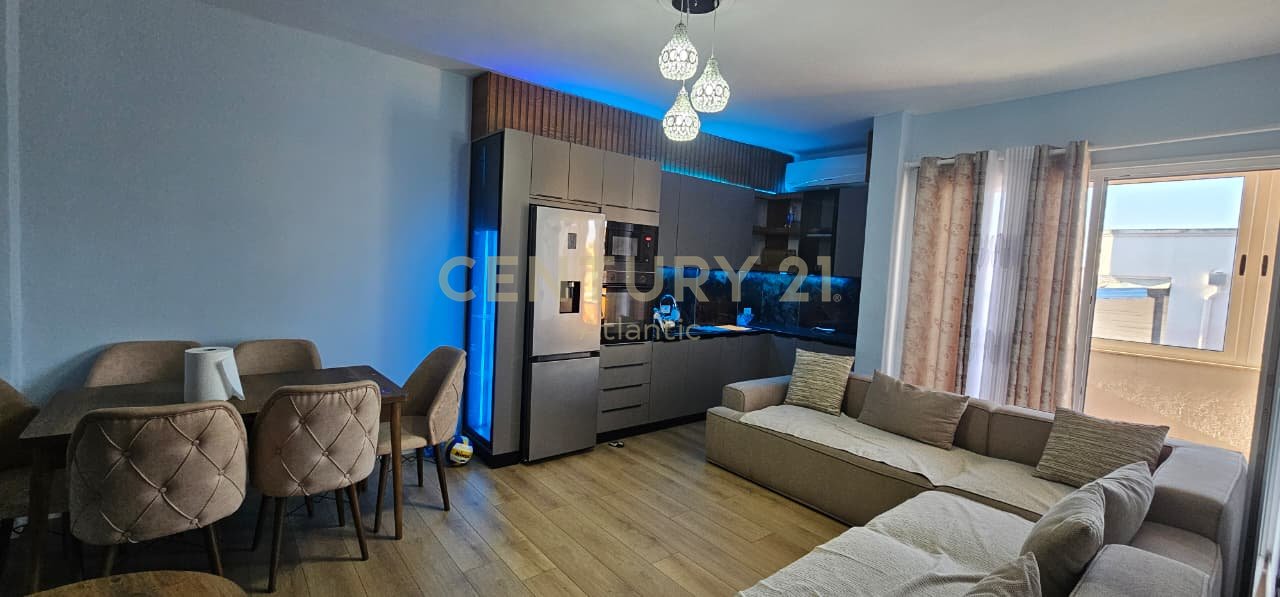 APARTAMENT 2+1 ME QERA NE PLAZH , DURRES - 600€\MUAJ