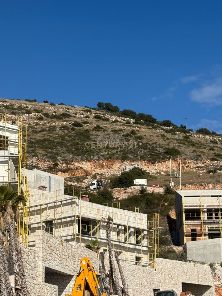 MEDIO VILE IN VENDITA NEL VILLAGGIO DI FOLIE JALE!!