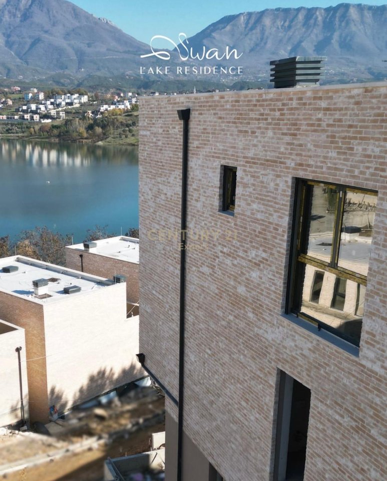 VILE ME PISHINE PER SHITJE NE SWAN LAKE RESIDENCES !