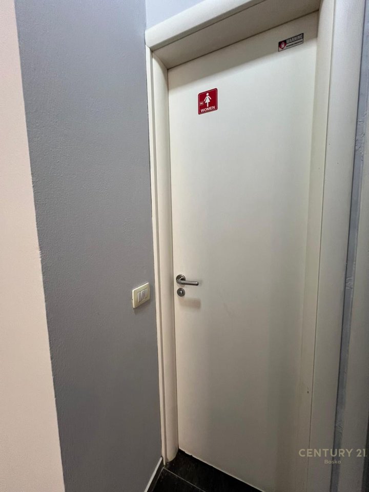 Qera, Ambient Biznesi, Zogu i Zi.