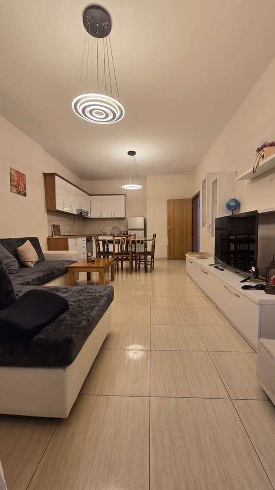 JAPIM ME QIRA APARTAMENT 1+1,RRUGA E ELBASANIT!