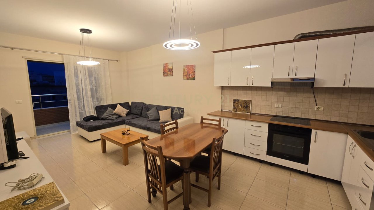 JAPIM ME QIRA APARTAMENT 1+1,RRUGA E ELBASANIT!