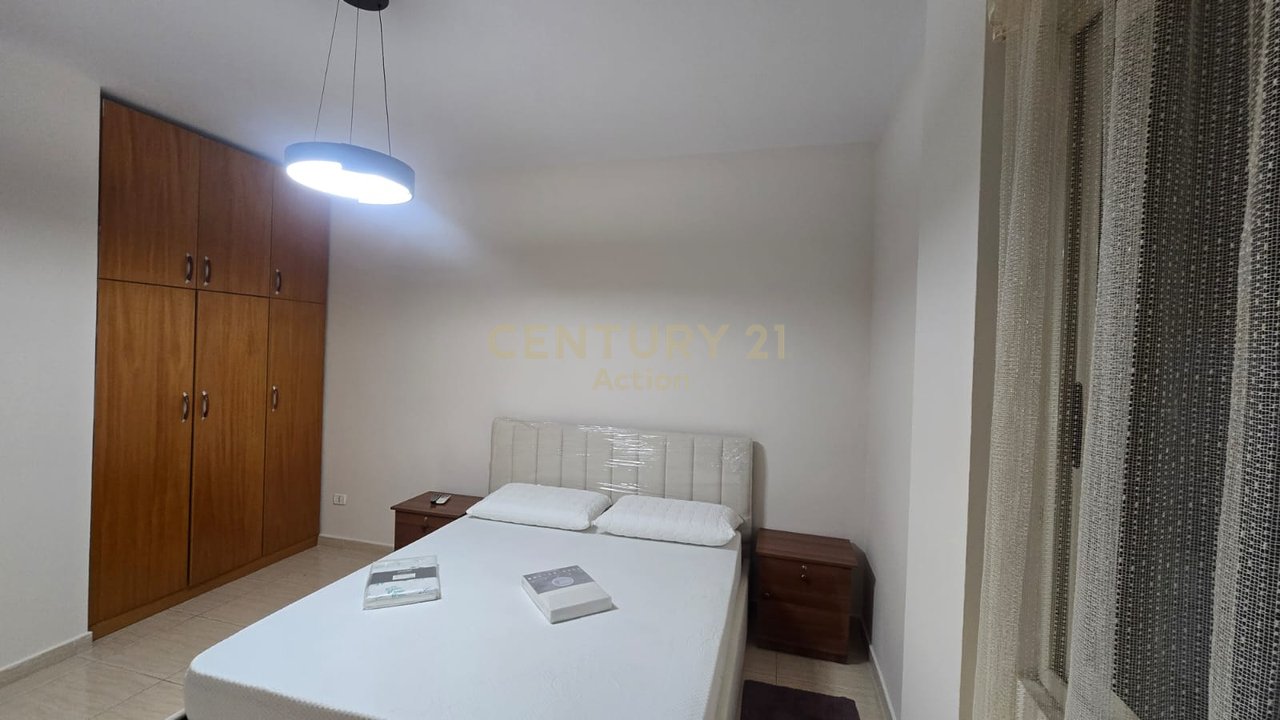 JAPIM ME QIRA APARTAMENT 1+1,RRUGA E ELBASANIT!