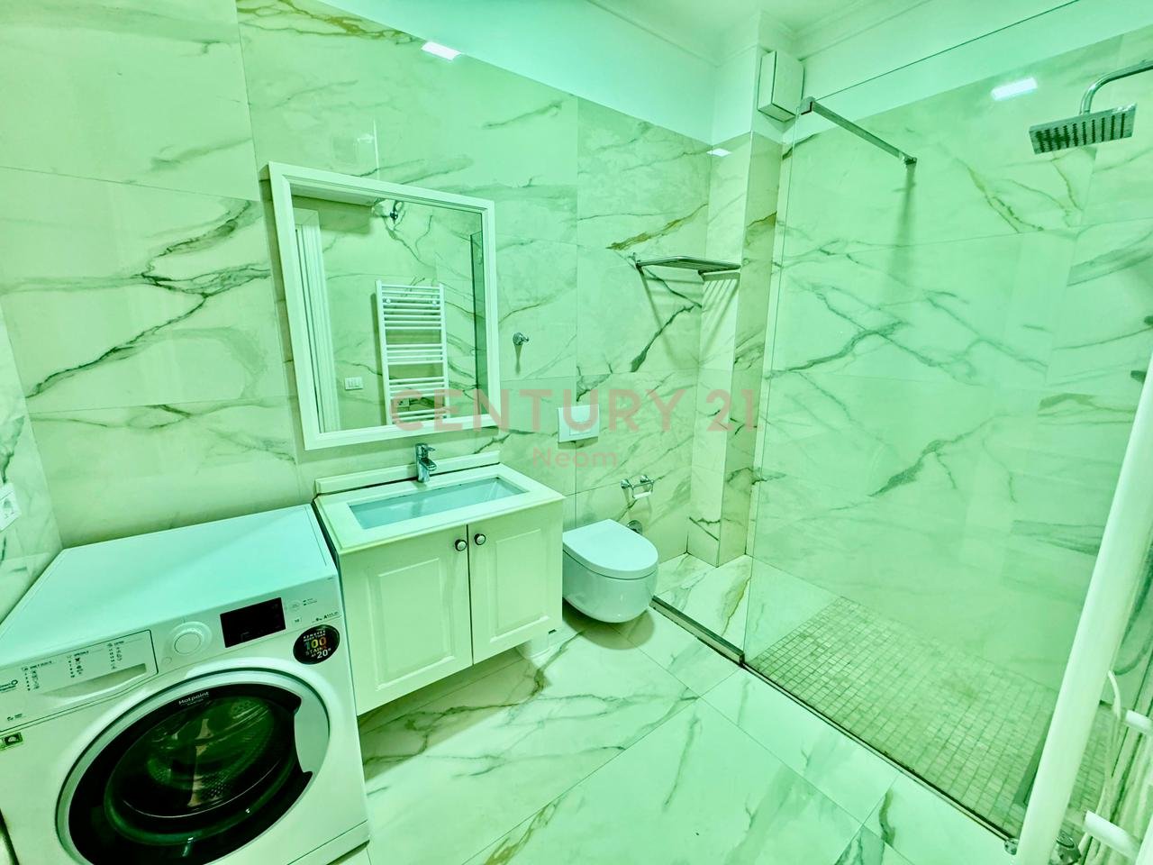 QIRA, SUPER APARTAMENT 2+1+2 me POST PARKIMI & PAMJE‼️