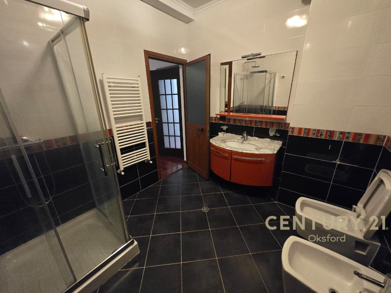 SHITET APARTAMENT 2+1+2 TE RRUGA E KOSOVAREVE