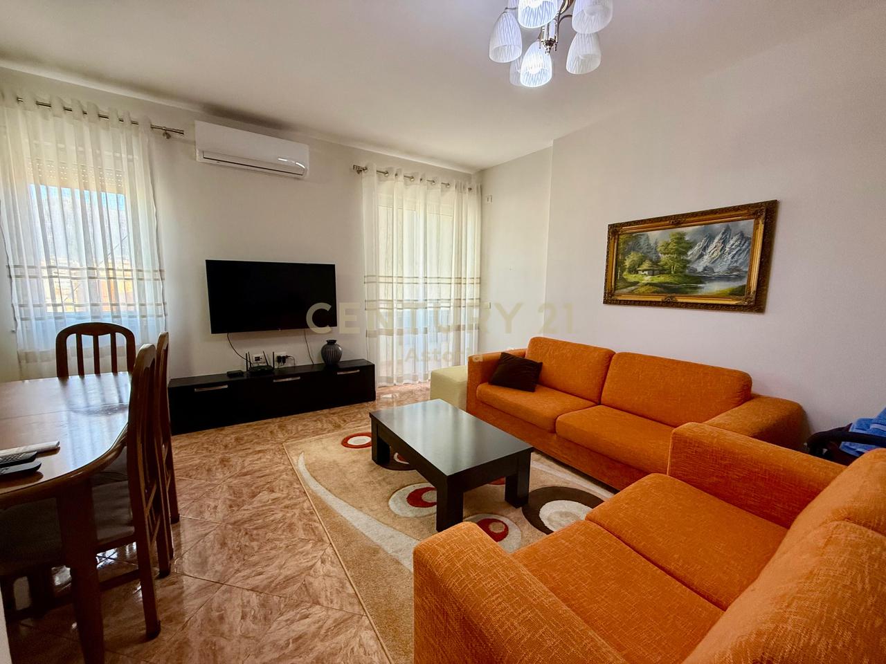 2+1 apartment for rent, opposite Toptani Center, Qender