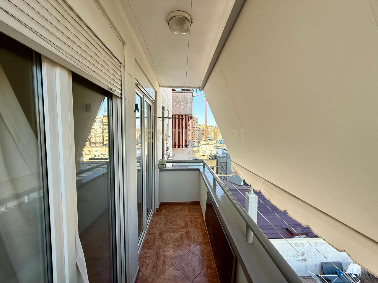 2+1 apartment for rent, opposite Toptani Center, Qender