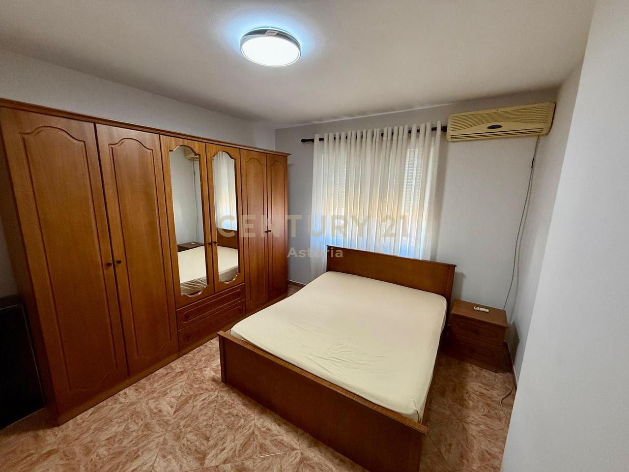 2+1 apartment for rent, opposite Toptani Center, Qender