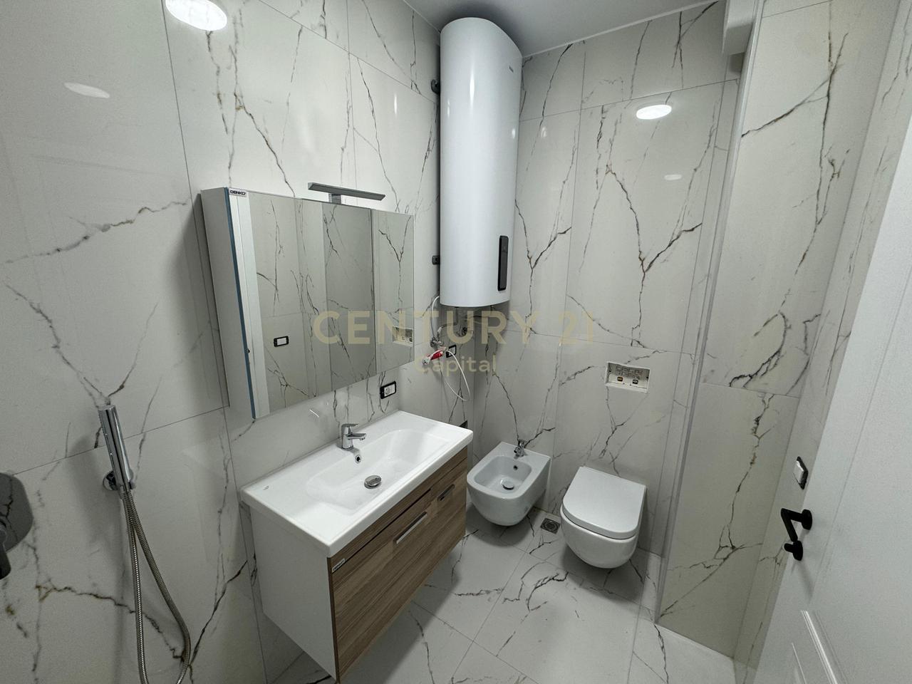 Apartament 2+1+2 Me Qira në Ish Fusha e Aviacionit, Tiranë - 65 000 lekë | 100.87 m²