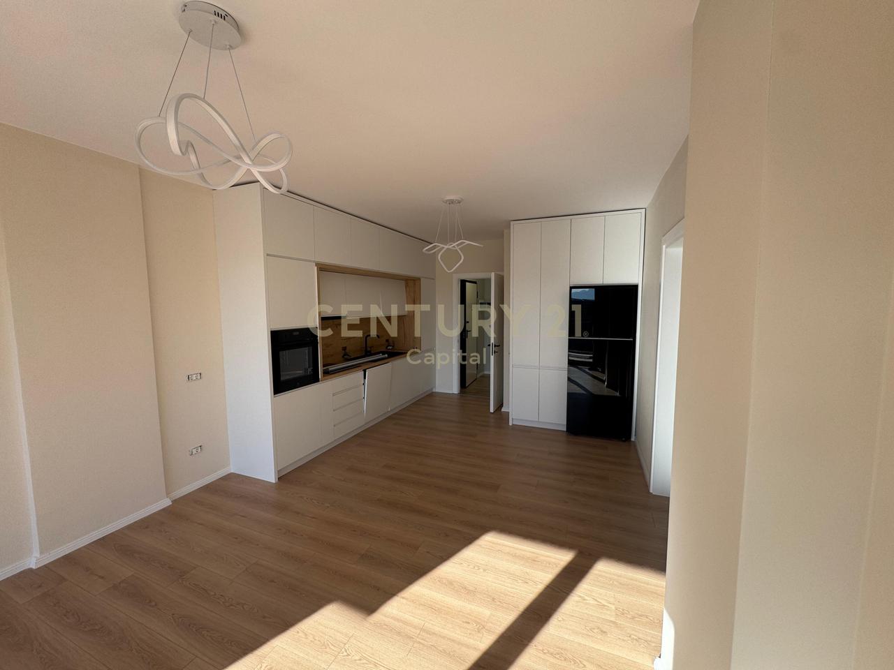 Apartament 2+1+2 Me Qira në Ish Fusha e Aviacionit, Tiranë - 65 000 lekë | 100.87 m²