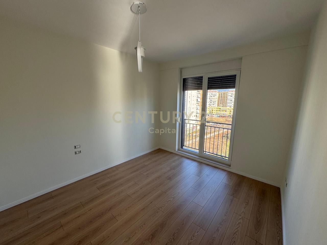 Apartament 2+1+2 Me Qira në Ish Fusha e Aviacionit, Tiranë - 65 000 lekë | 100.87 m²