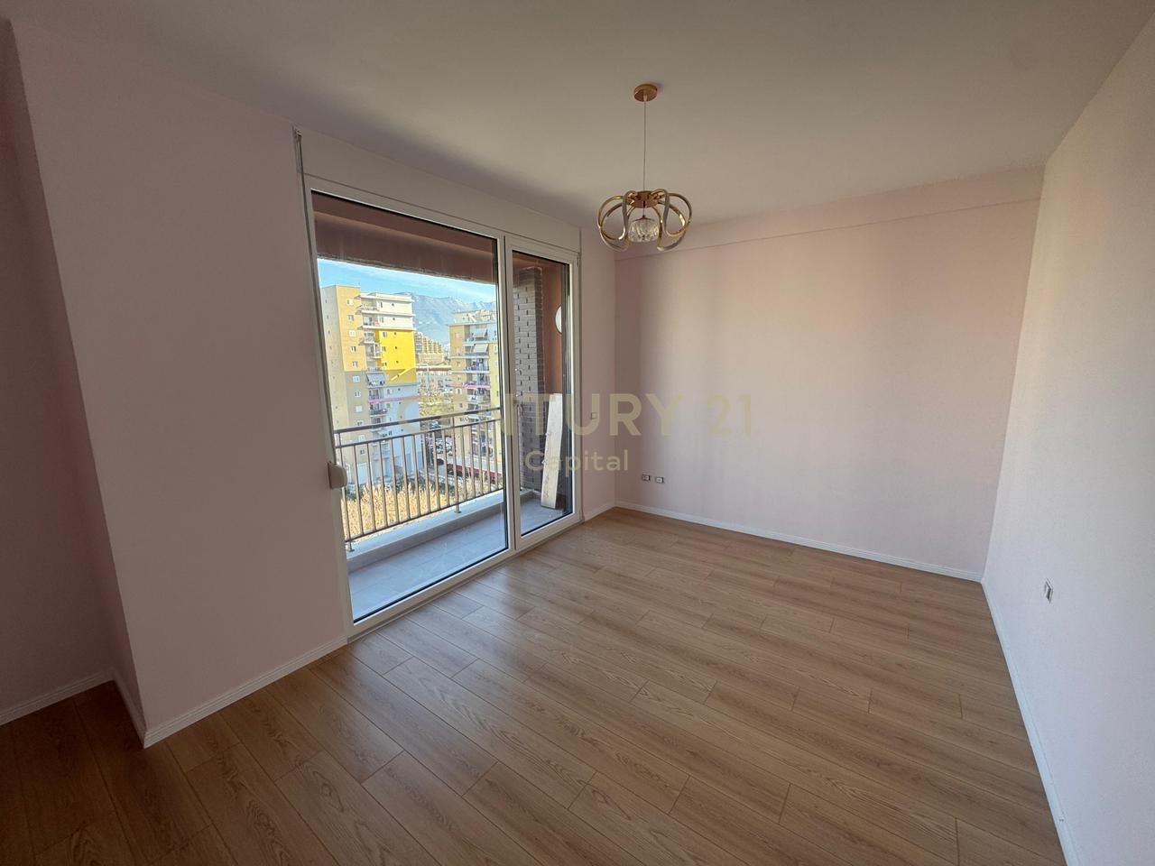 Apartament 2+1+2 Me Qira në Ish Fusha e Aviacionit, Tiranë - 65 000 lekë | 100.87 m²