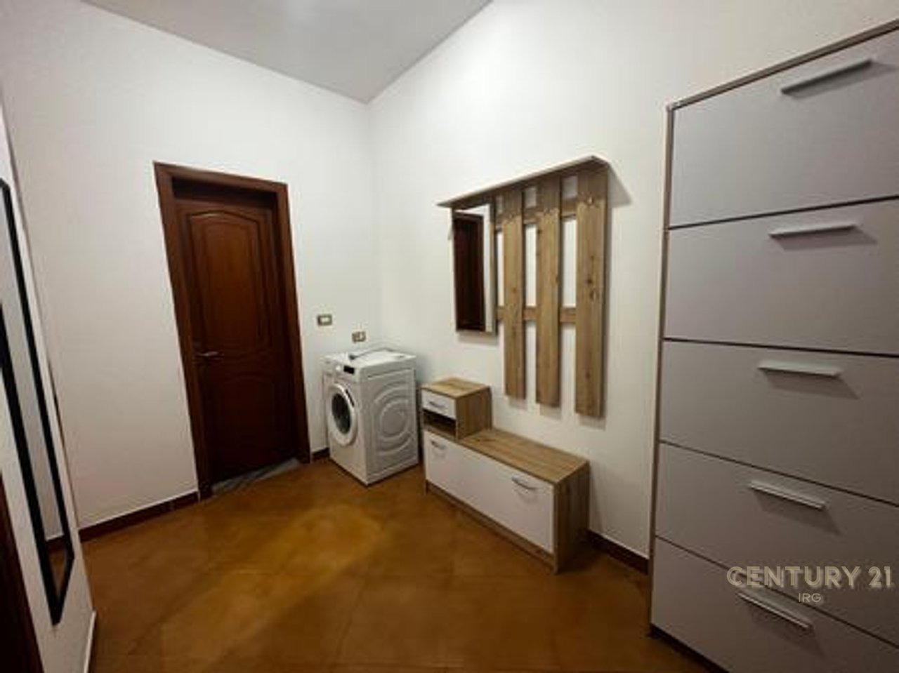 Apartament 1+1me Qira – Komuna e Parisit