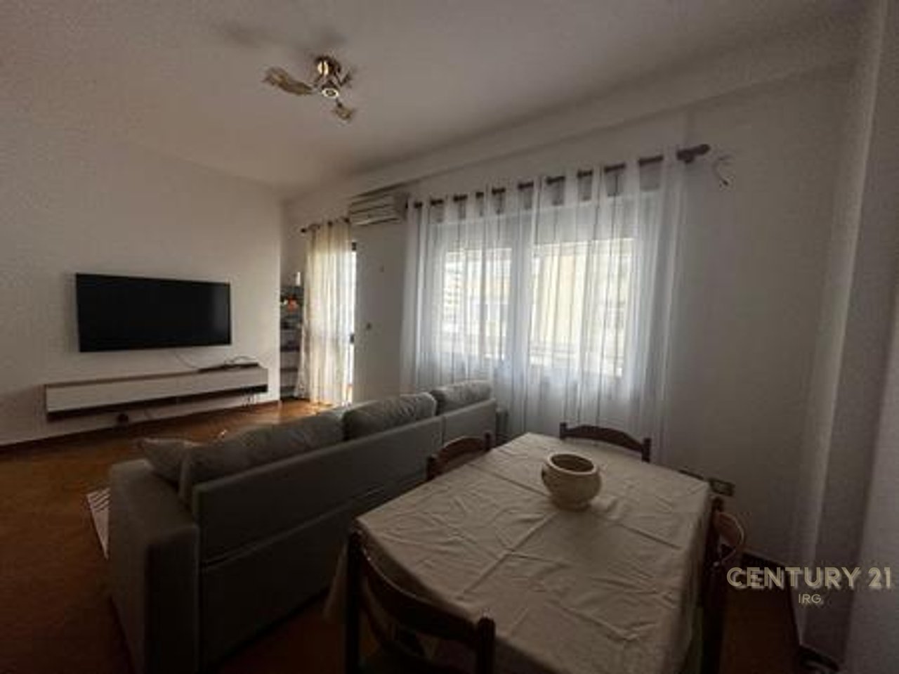 Apartament 1+1me Qira – Komuna e Parisit