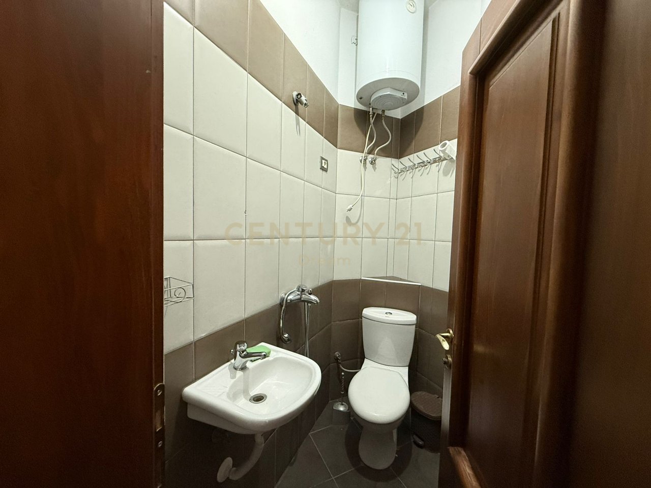 Jepet Garsoniere me qira (Kodra Priftit)