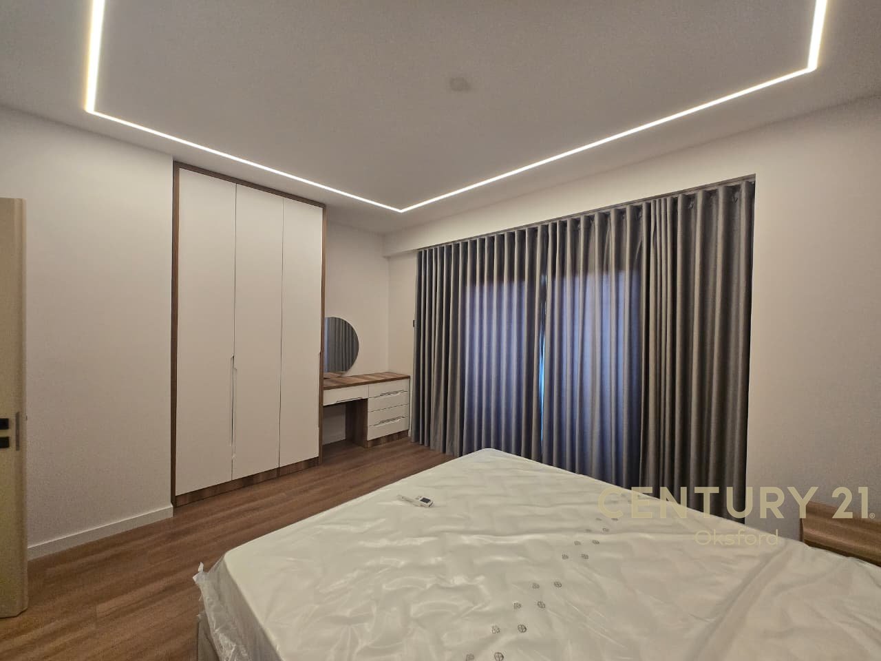 JEPET ME QIRA APARTAMENT 2+1+POST PARKIMI TE LIQENI FARKES!