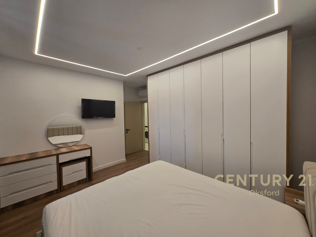 JEPET ME QIRA APARTAMENT 2+1+POST PARKIMI TE LIQENI FARKES!