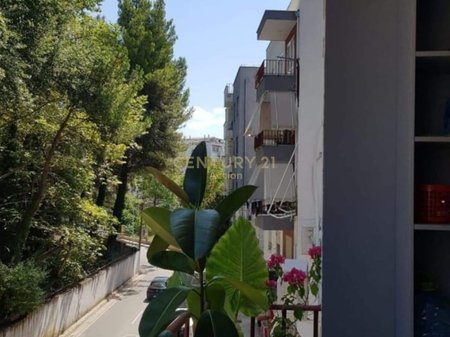 Jepet me qera Apartament 1+1 ne FRESK!