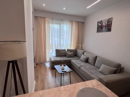 APARTAMENT 1+1 ME QIRA| MYSLYM SHYRI- pranë Rrugës së Kavajës