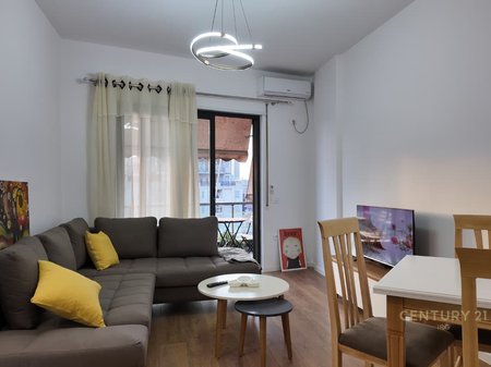 JEPET APARTAMENT 2+1 PER QIRA PRANE PAZARIT!