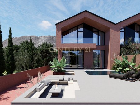 VILLA FOR SALE WITH SEA VIEW IN LALZ BAY !!