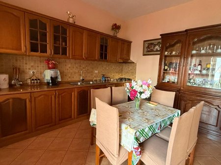 SHITET SHTEPI PRIVATE NE KANINE,VLORE,PAMJE E PLOTENNGA DETI DHE QYTETI!!!