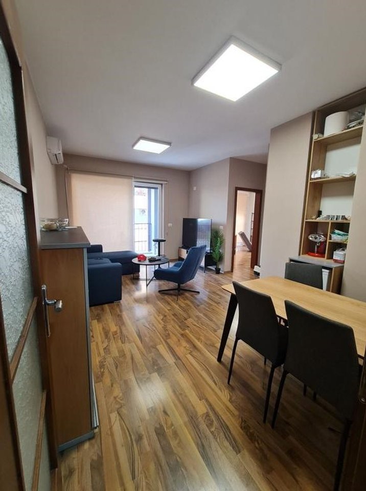 OFFICE FOR RENT AND 2 PARKING SPOTS IN TIRANA NEAR THE FIRE STATION!