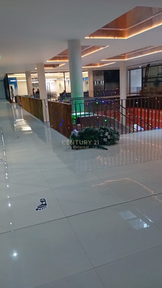 Garden Building - Shop for rent on Kavaja Street, 1st floor, 80m2