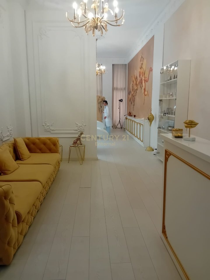 Garden Building - Shop for rent on Kavaja Street, 1st floor, 80m2