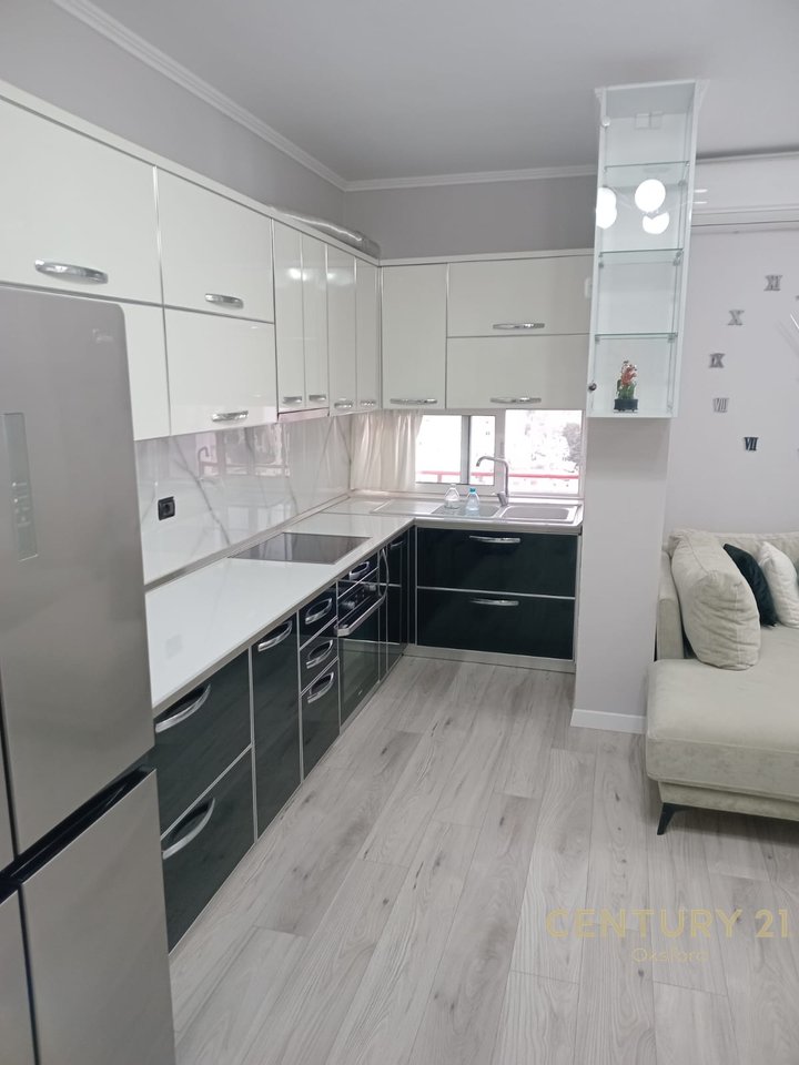 APARTAMENT ME QIRA 2+1+2 NE ASTIR!