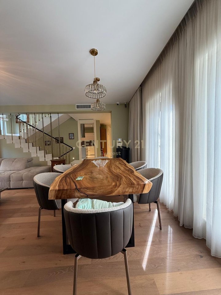 WHITE HOUSE-LUNDER, VILLA INDIPENDENTE IN VENDITA