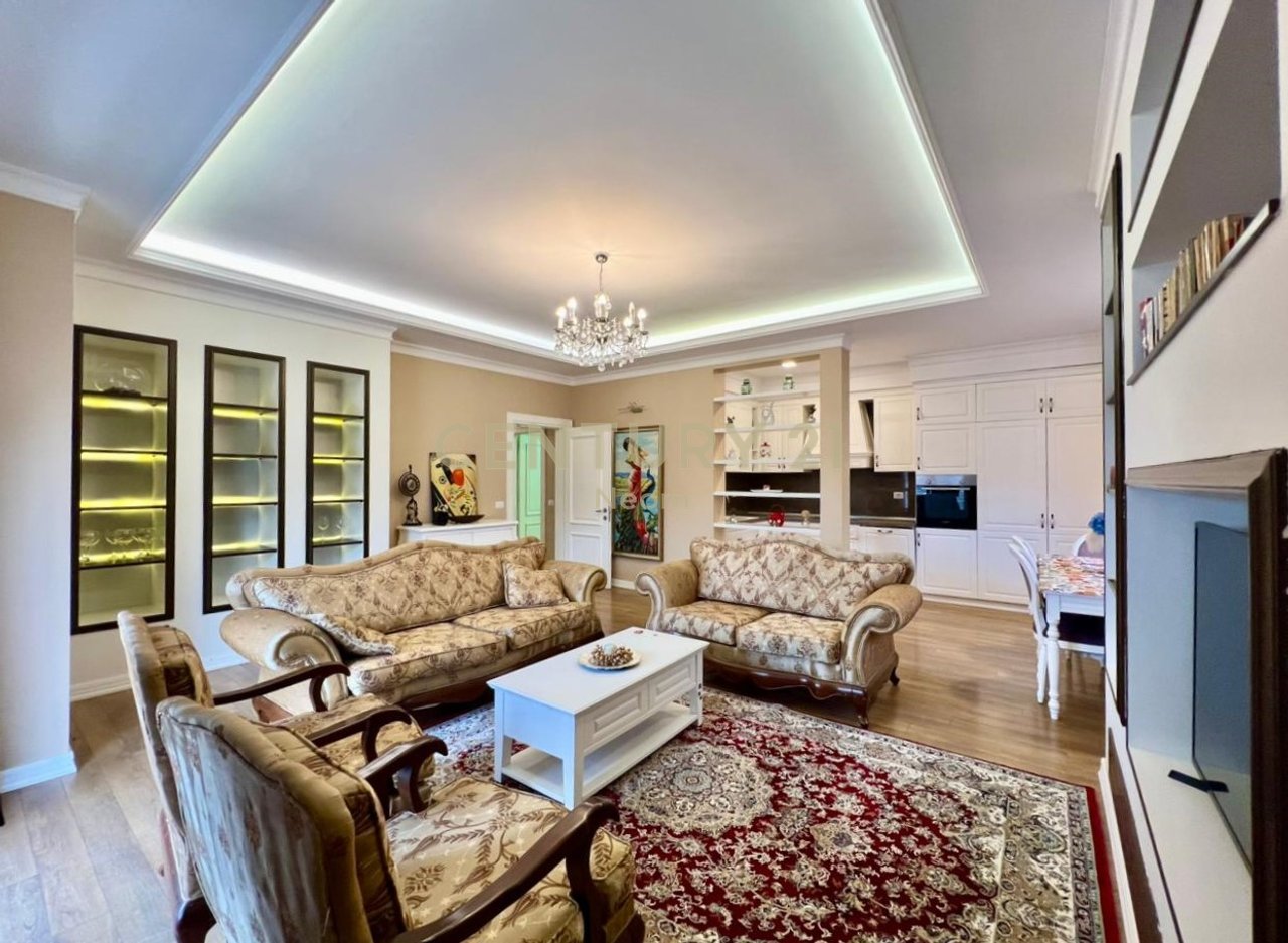 QIRA, SUPER APARTAMENT 2+1+2 me 2 POSTE PARKIMI & PAMJE‼️