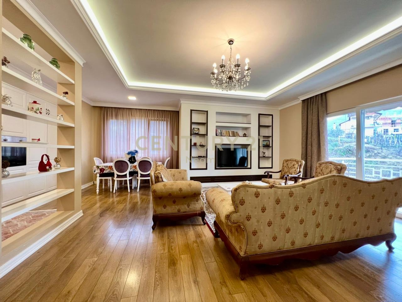 QIRA, SUPER APARTAMENT 2+1+2 me 2 POSTE PARKIMI & PAMJE‼️