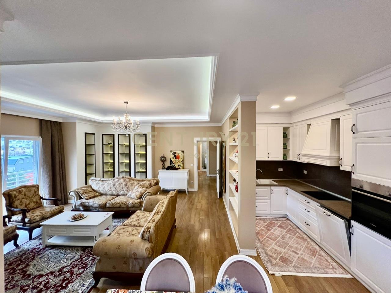 QIRA, SUPER APARTAMENT 2+1+2 me 2 POSTE PARKIMI & PAMJE‼️