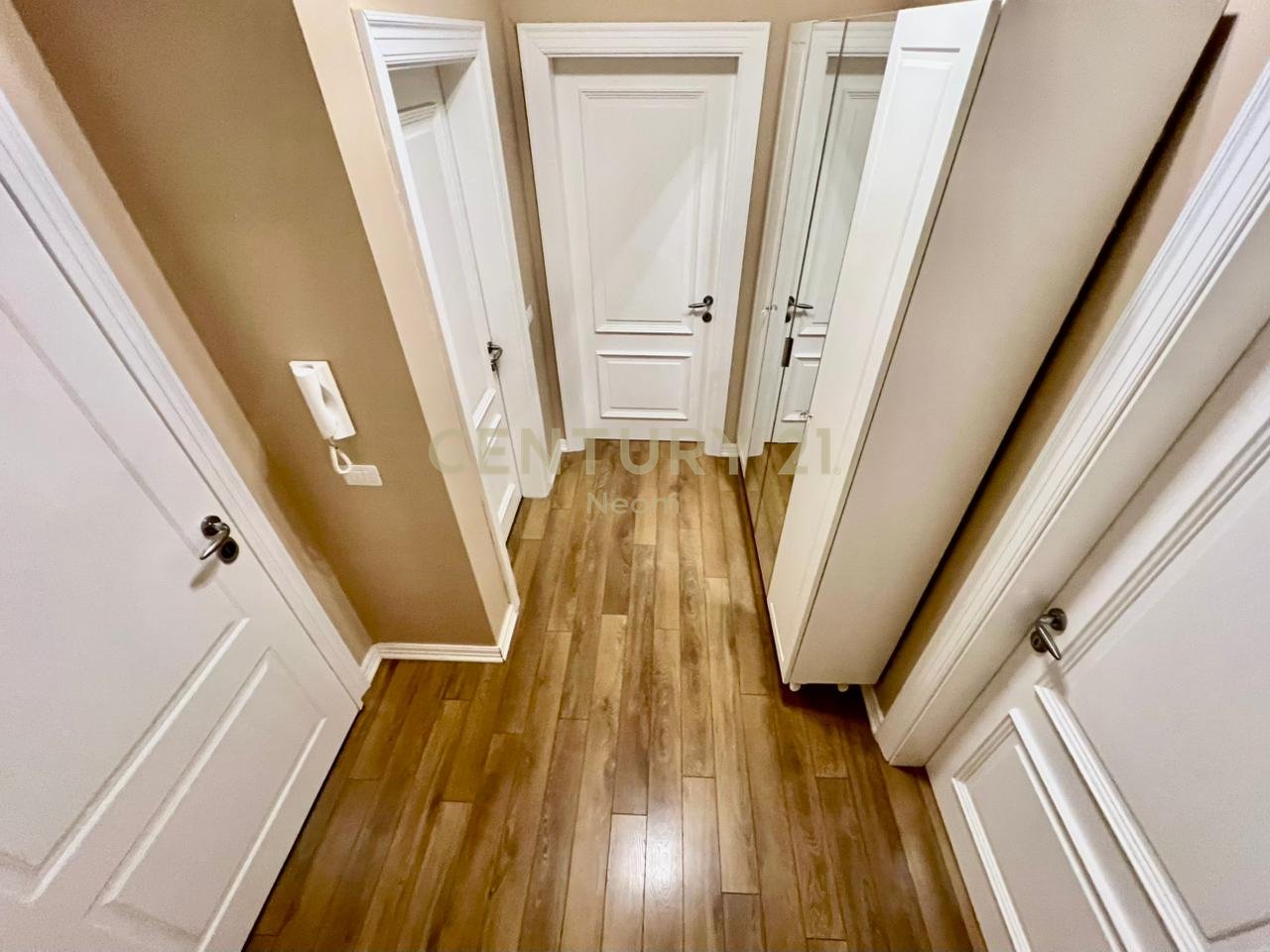 QIRA, SUPER APARTAMENT 2+1+2 me 2 POSTE PARKIMI & PAMJE‼️