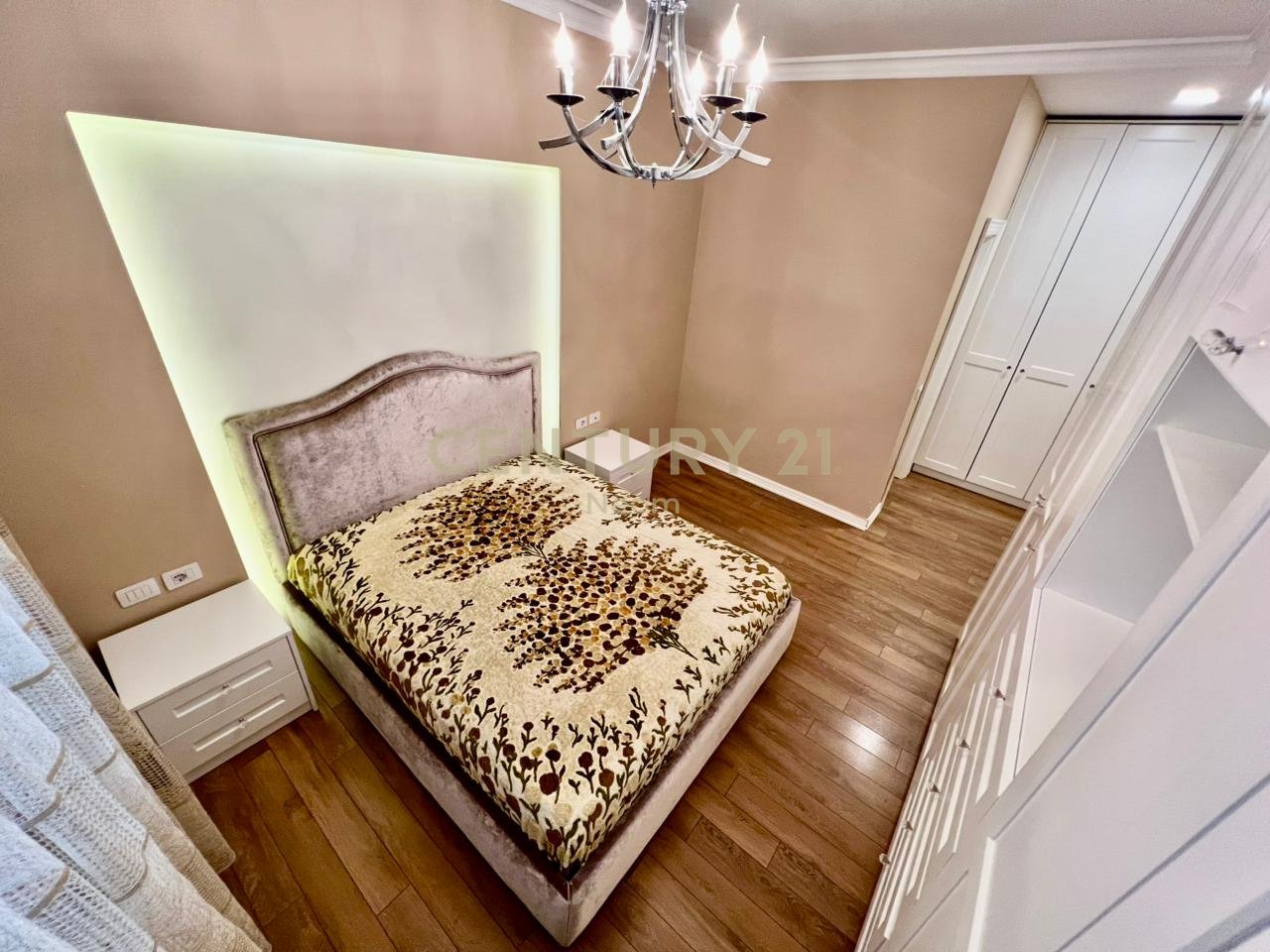 QIRA, SUPER APARTAMENT 2+1+2 me 2 POSTE PARKIMI & PAMJE‼️