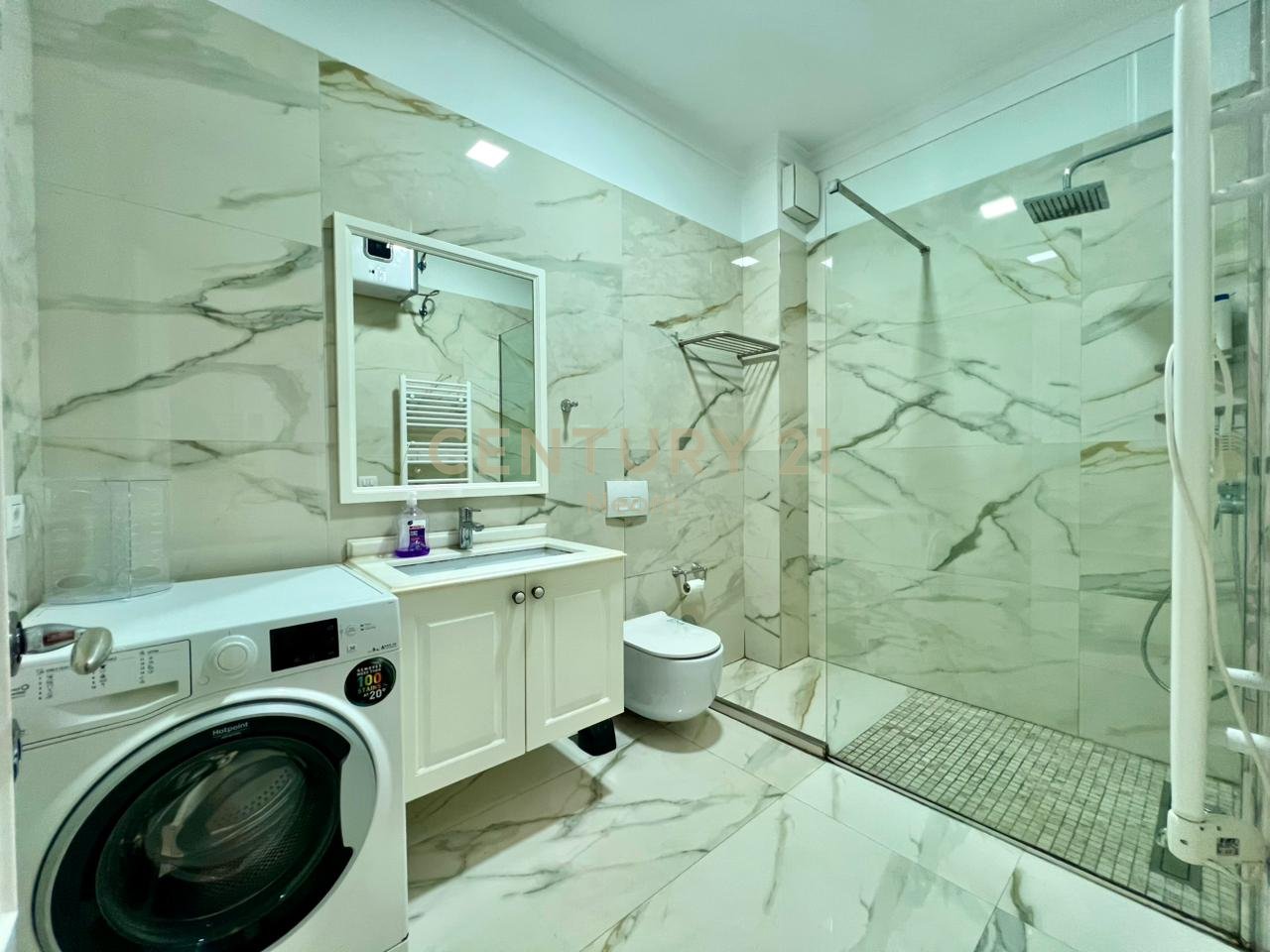 QIRA, SUPER APARTAMENT 2+1+2 me 2 POSTE PARKIMI & PAMJE‼️