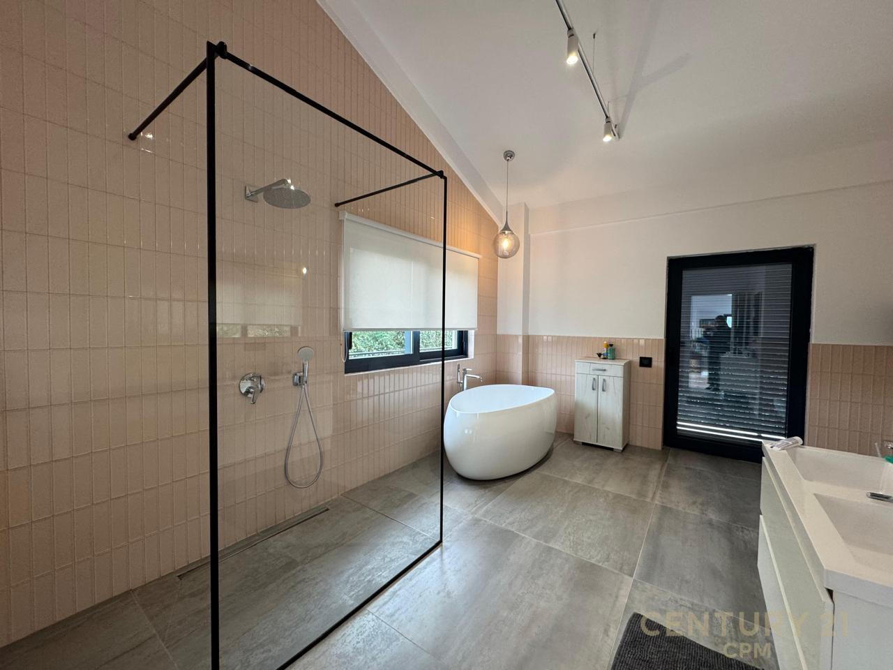 VILLA IN AFFITTO VICINO AL LAGO DI TIRANA!