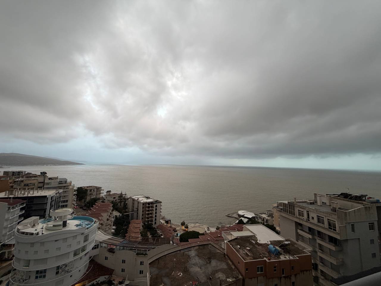 SARANDE, SHESIM PENTHOUSE ME PAMJE TE HAPUR NDAJ DETIT