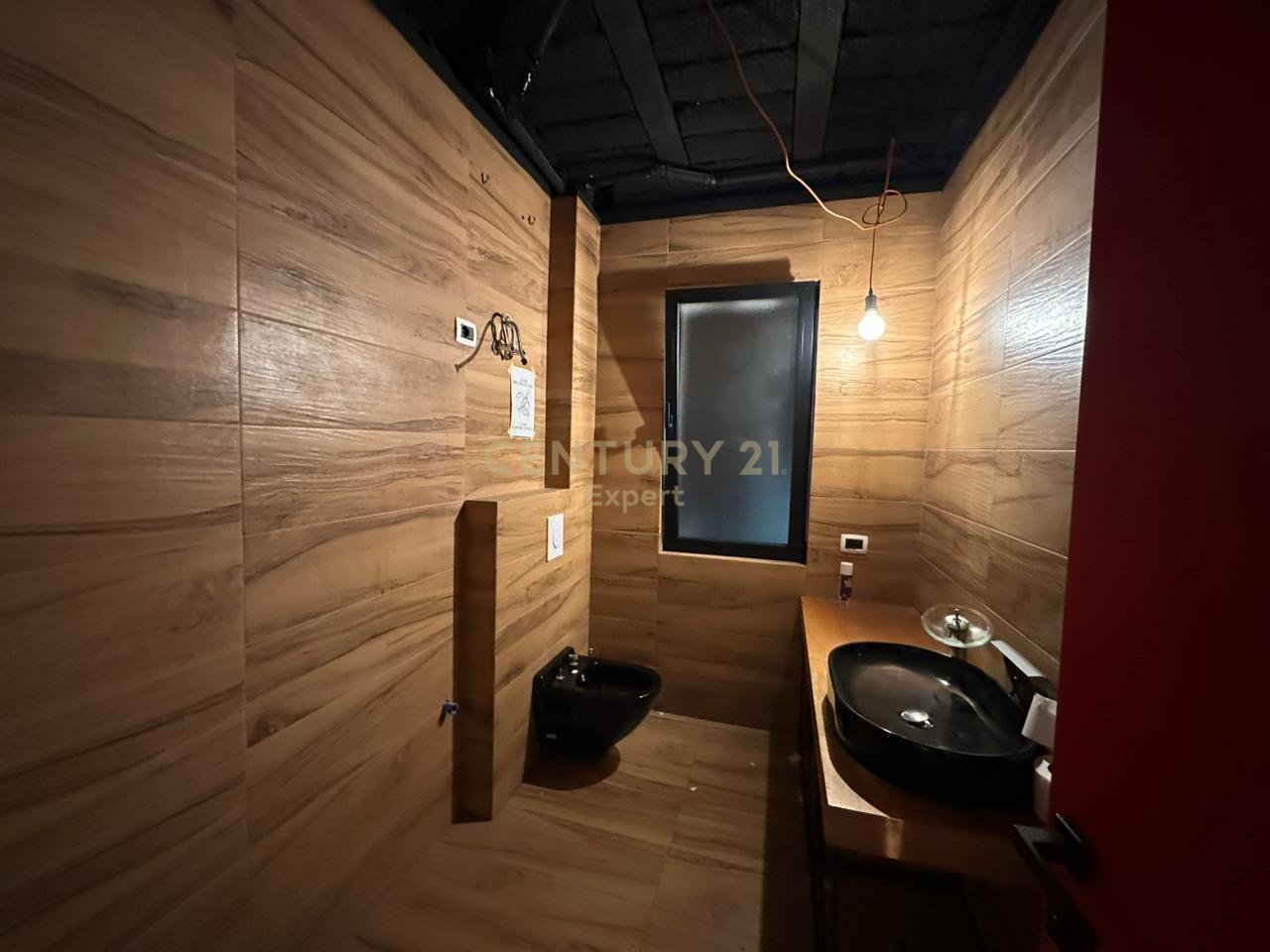 OFFICE FOR RENT MODERN + PARKING SPACE AT DURRESI ROAD!