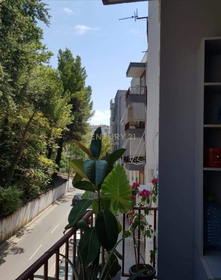 Jepet me qera Apartament 1+1 ne FRESK!