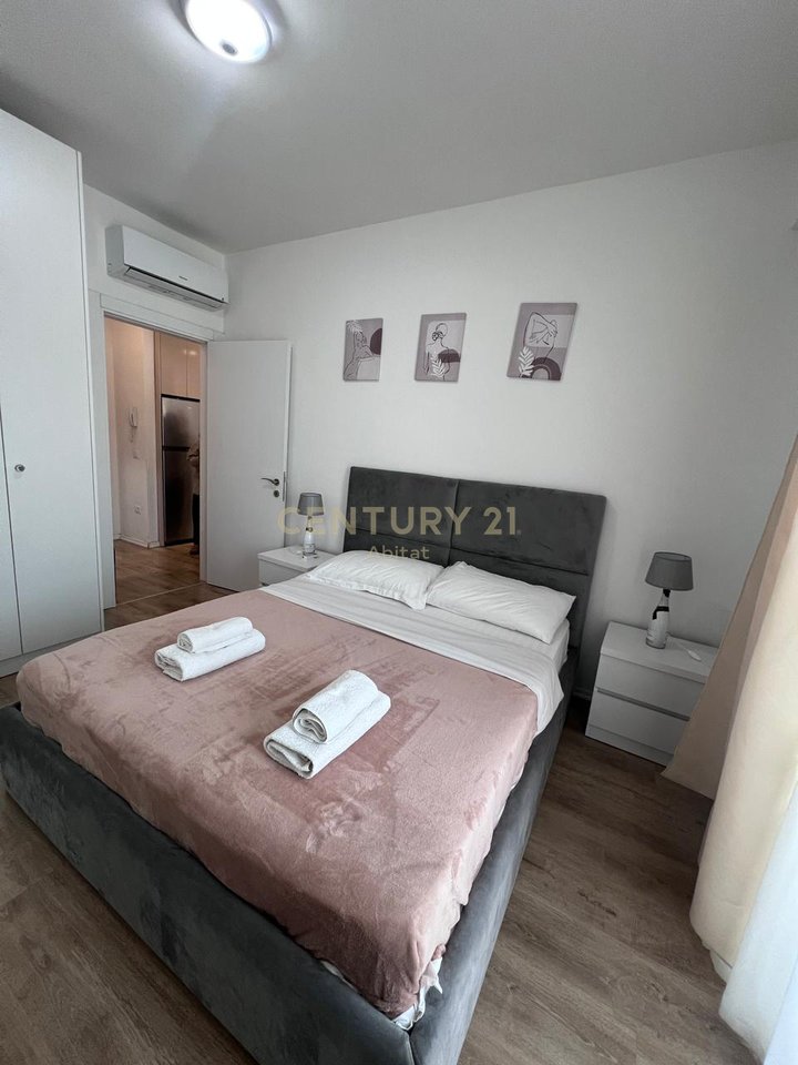 APARTAMENT 1+1 ME QIRA| MYSLYM SHYRI- pranë Rrugës së Kavajës