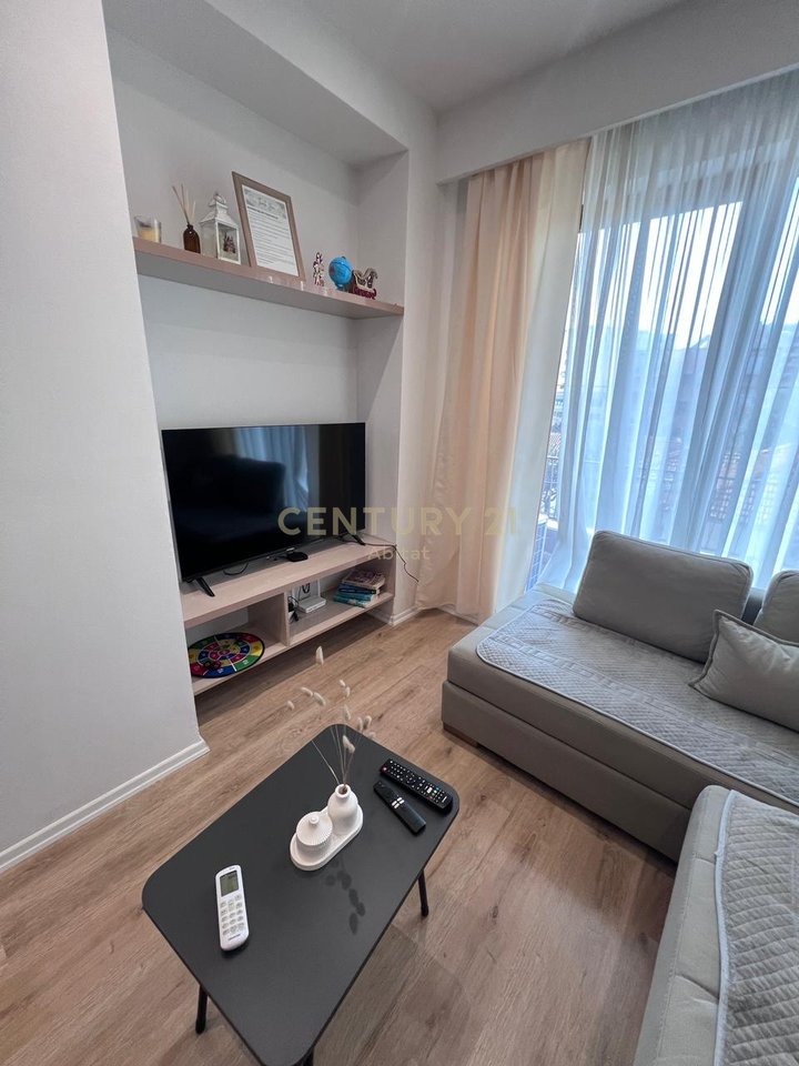 APARTAMENT 1+1 ME QIRA| MYSLYM SHYRI- pranë Rrugës së Kavajës