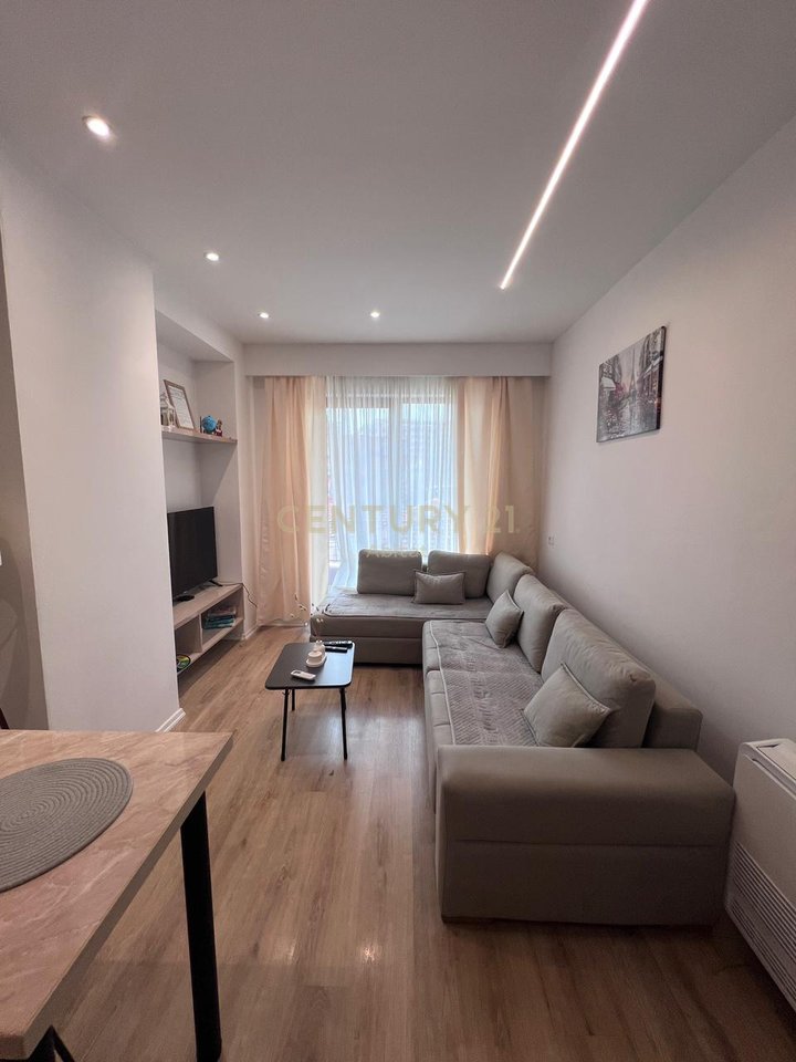 APARTAMENT 1+1 ME QIRA| MYSLYM SHYRI- pranë Rrugës së Kavajës
