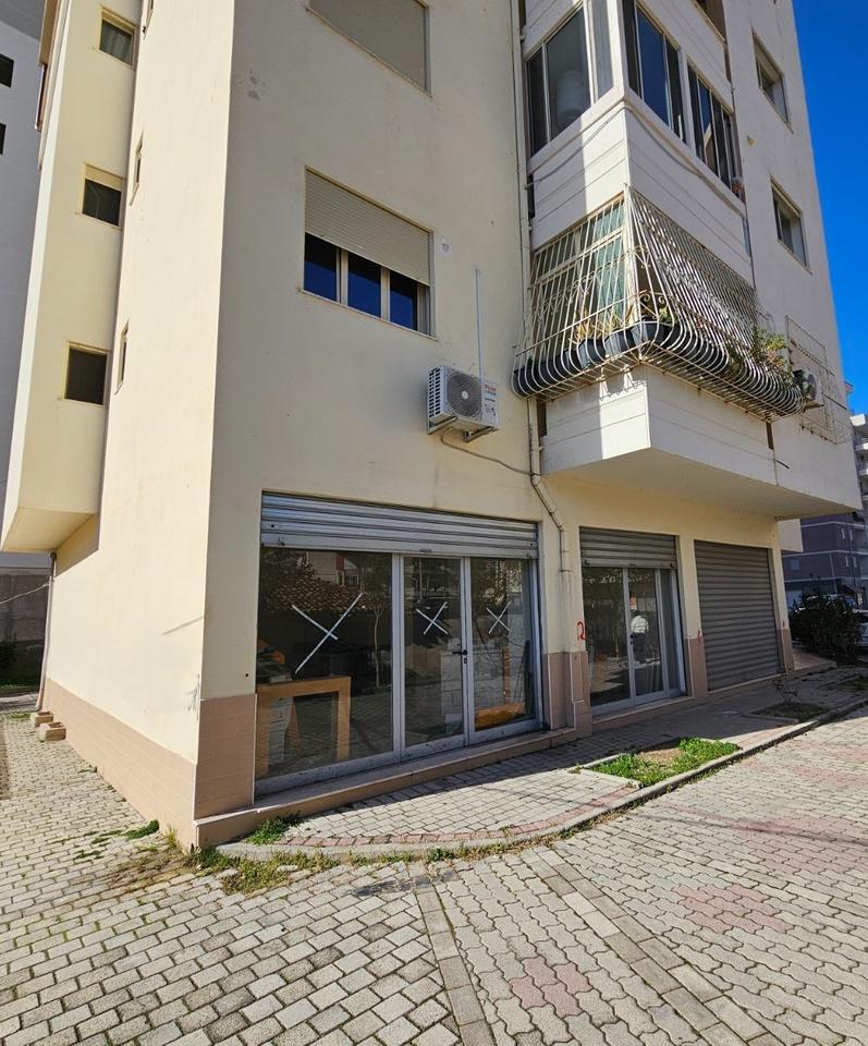 UNITÀ/NEGOZIO IN VENDITA VICINO AL PROMENADE!