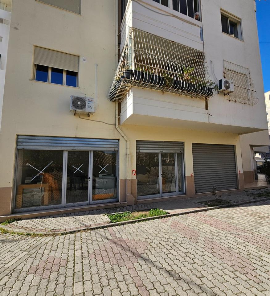 UNITÀ/NEGOZIO IN VENDITA VICINO AL PROMENADE!