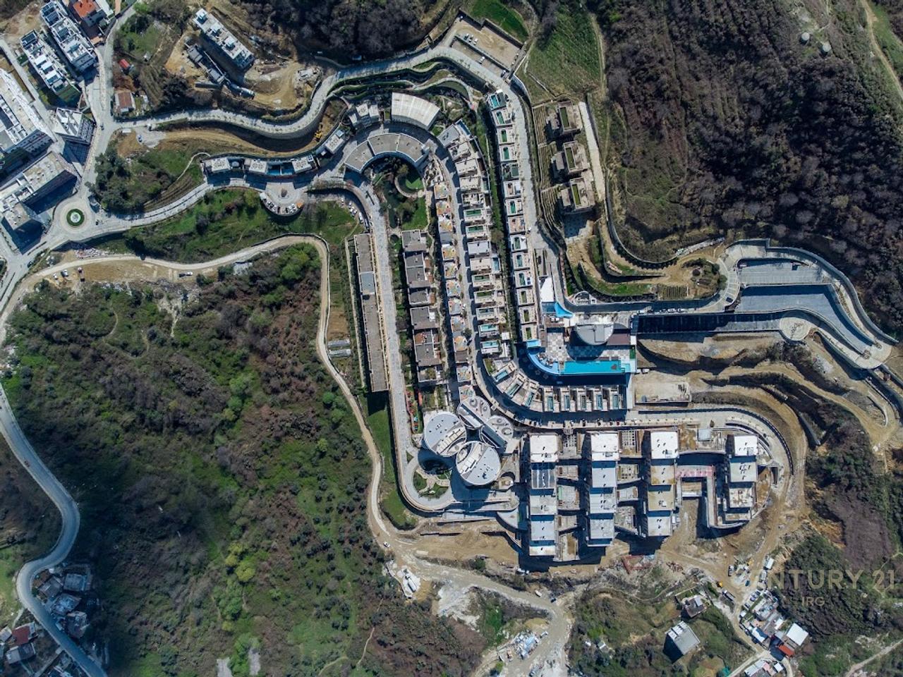 Appartamento 1+1 con Veranda in Vendita – Kodra e Diellit 2