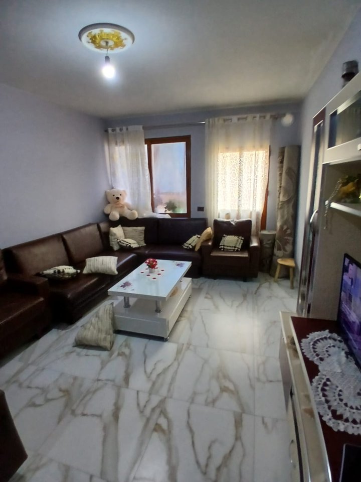 Shtëpi 2+1 në shitje në rrugen Hasan Hasa Lanabregas , Tiranë - 200,000€ | 250 m²